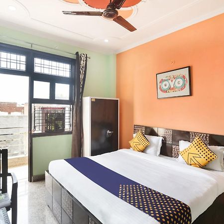 Spot On Main View Guest House Near Leisure Valley Park Gurgaon Esterno foto