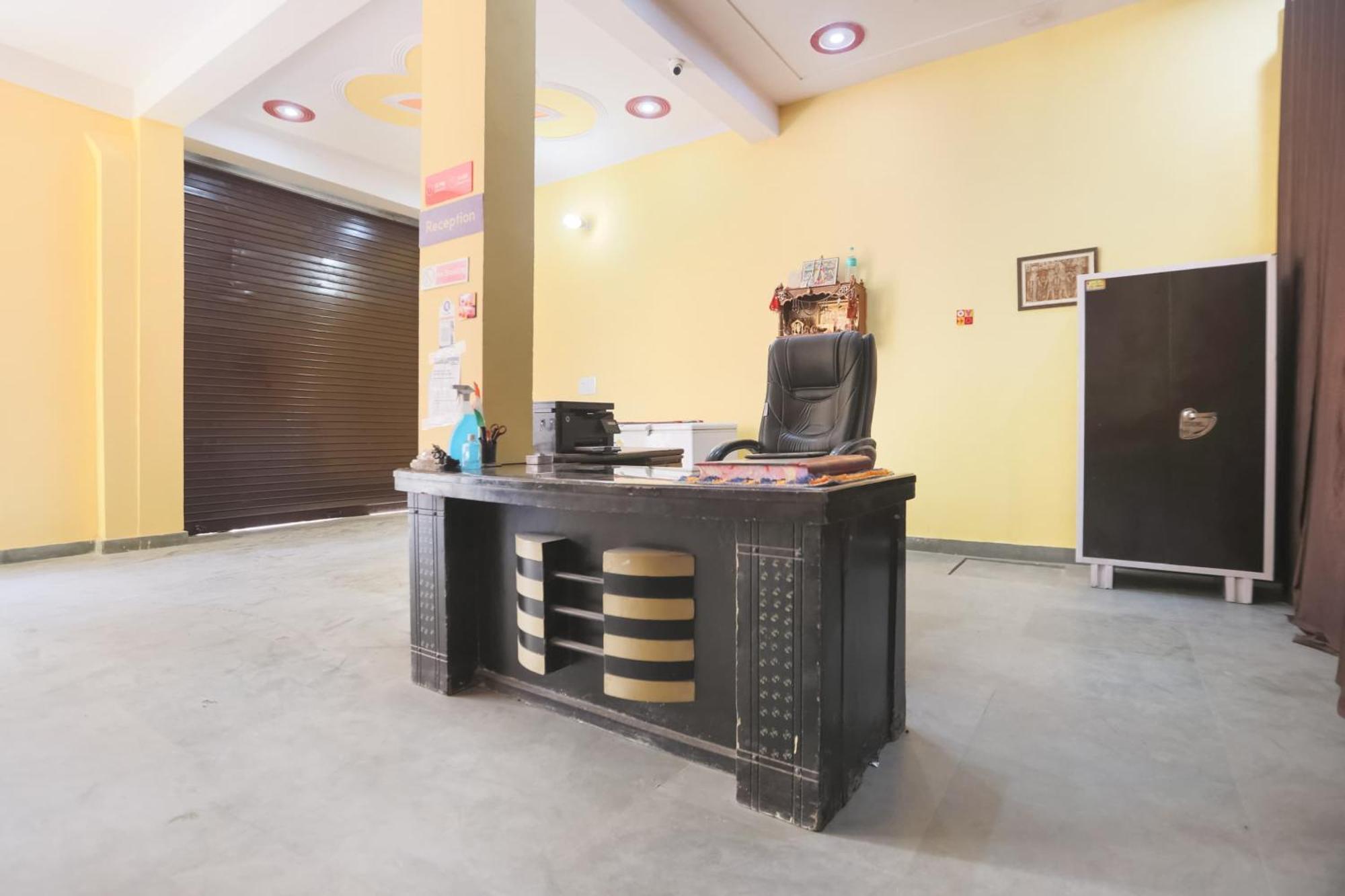 Spot On Main View Guest House Near Leisure Valley Park Gurgaon Esterno foto