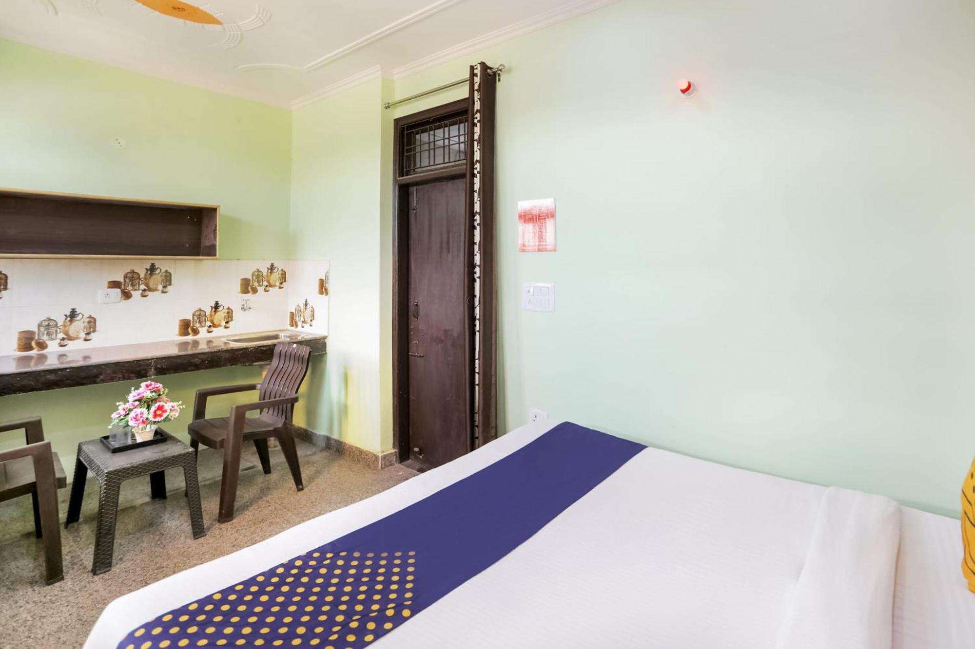 Spot On Main View Guest House Near Leisure Valley Park Gurgaon Esterno foto