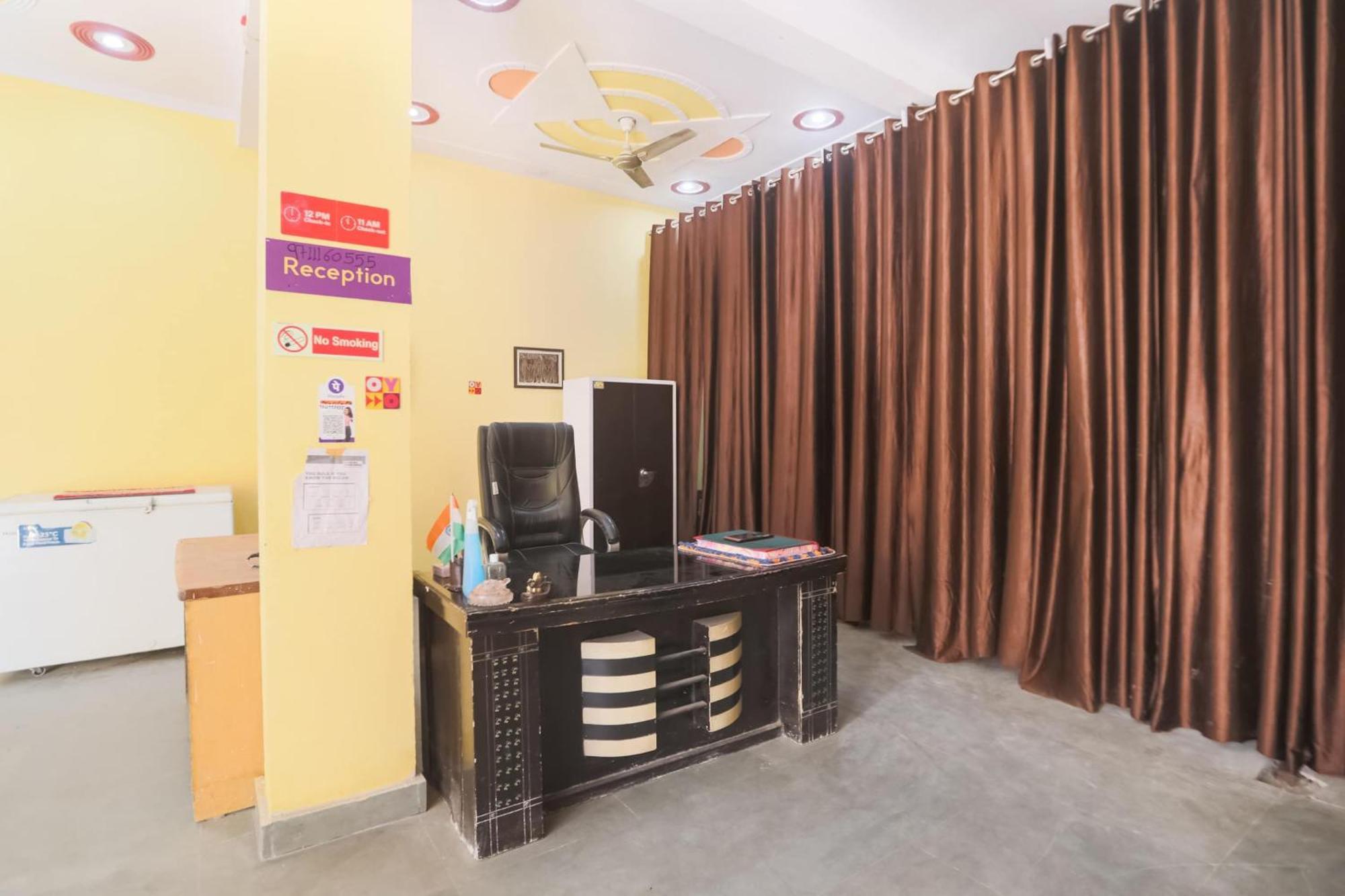 Spot On Main View Guest House Near Leisure Valley Park Gurgaon Esterno foto