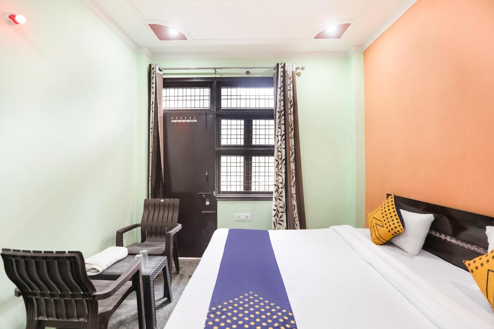 Spot On Main View Guest House Near Leisure Valley Park Gurgaon Esterno foto
